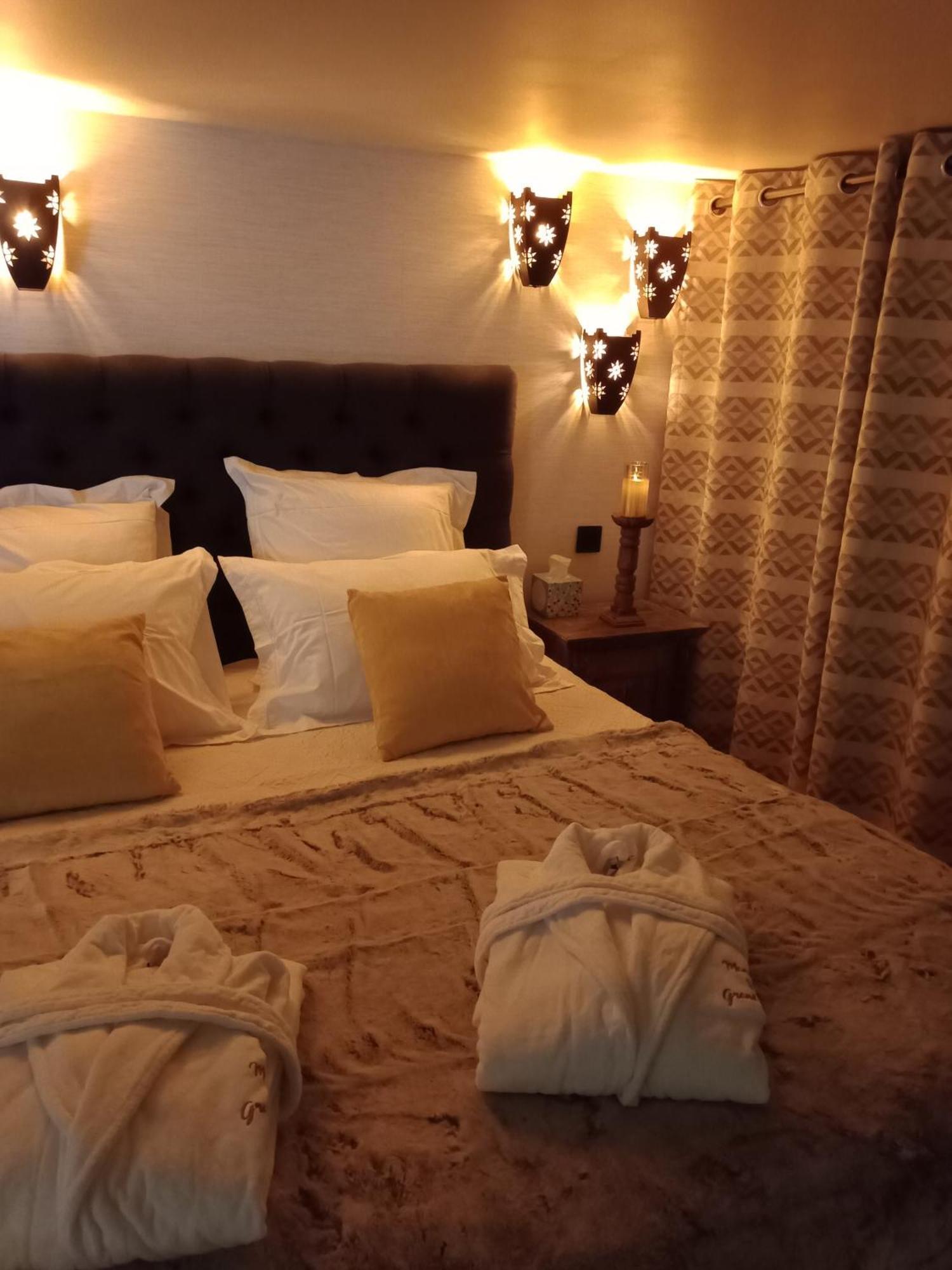 Manoir Du Grand Chene Hotel La Vraie-Croix Стая снимка